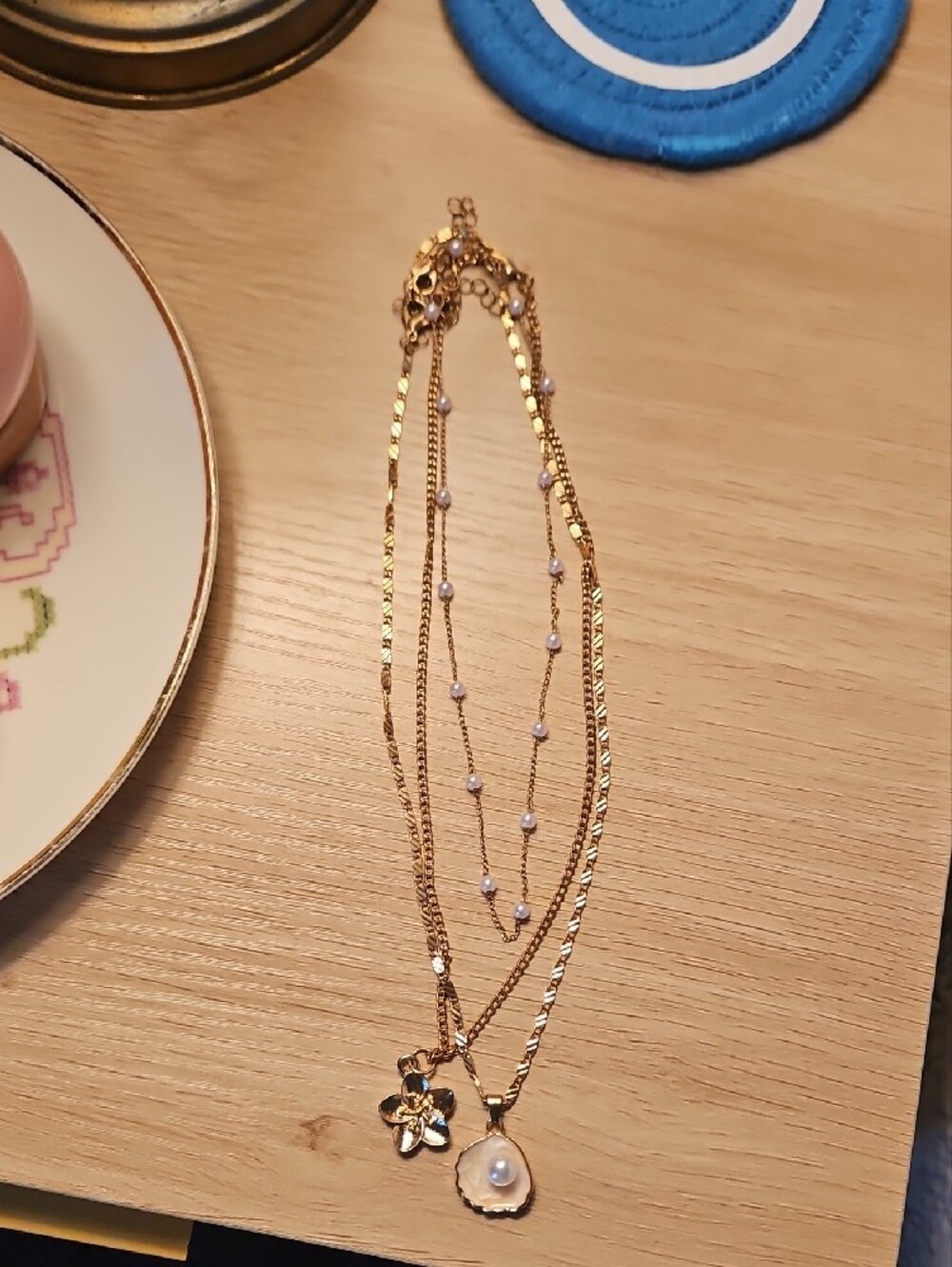 Gold Pearl Shell & Flower Necklace Set - Women Jewelry - Picture 2 of 2